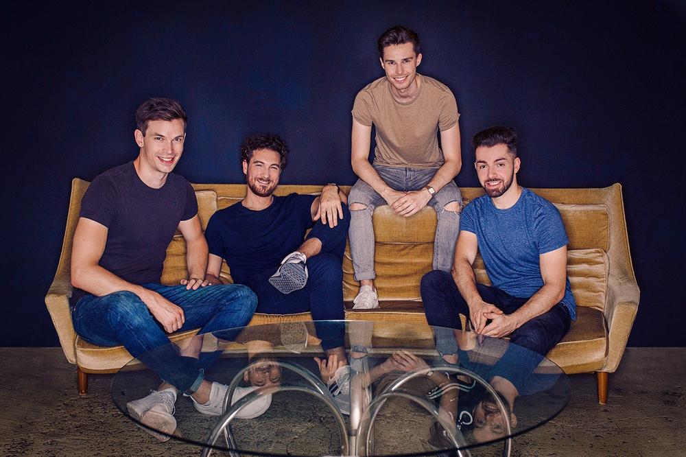 Boas Bamberger, David Biller, Florian Dyballa und Arbnor Raci (v.l.n.r.) helfen jungen Menschen mit einer App bei der Berufswahl.