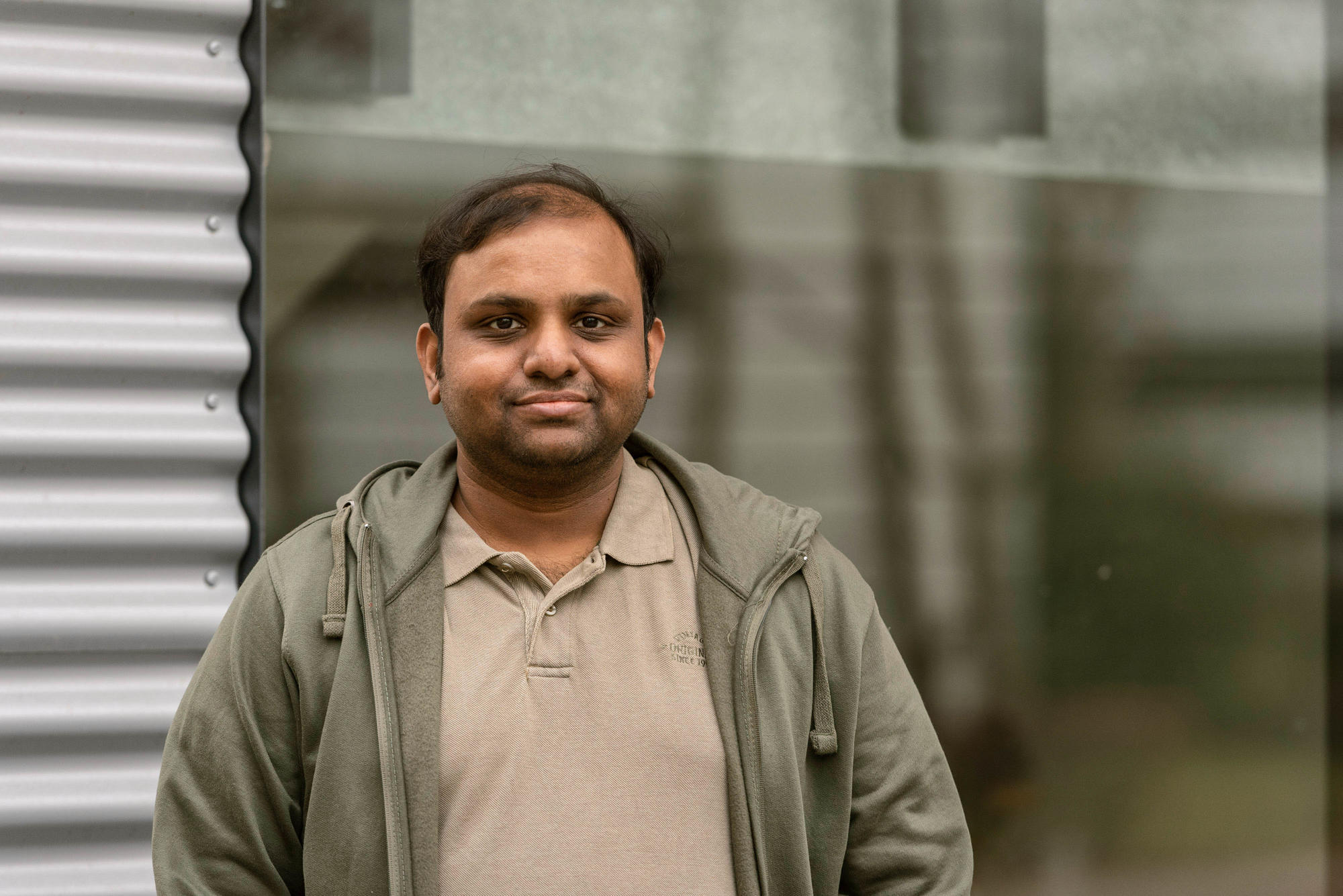 Der promovierte Chemiker Chaitanya Thota entwickelt ein bioaktives Hydrogel, das die Wundheilung verbessert und beschleunigt.