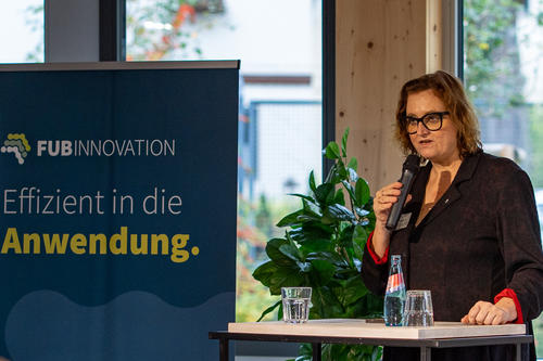 „Wir haben Grenzen überwunden, zwischen Institutionen, zwischen Grundlagen- und anwendungsorientierter Forschung, zwischen Innovation und wirtschaftlichem Erfolg“, sagte Berlins Wissenschaftssenatorin Dr. Ina Czyborra zur Eröffnung des Scale-up-Lab.