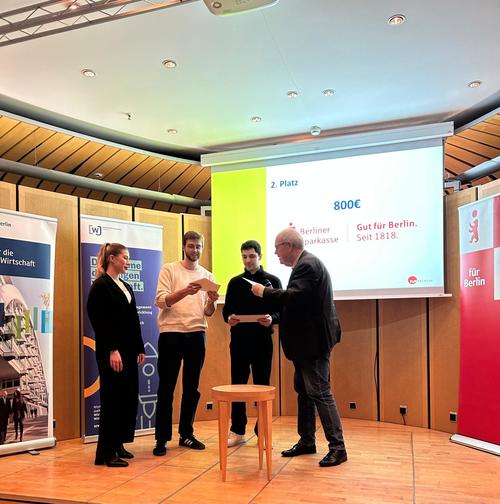 Den zweiten Platz machte das Team von „SAL“ mit ihrem smarten Warndreieck.