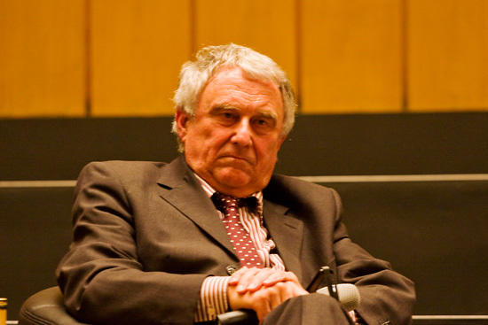 Das Übergangskonzil wählte 1969 den Diplomphysiker und Soziologen Rolf Kreibich zum ersten Präsidenten der Freien Universität