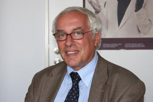 Professor Nicolas Apostolopoulos, Leiter des Center für Digitale Systeme der Freien Universität (CeDiS), bringt die Expertise zu digitalen Zeitzeugen-Archiven in das neue Bildungsangebot ein