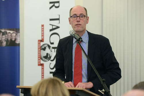 Peter-André Alt, der Präsident der Freien Universität, begrüßte die 150 Zuhörer der Veranstaltung unter dem Motto „Pulverfass Naher Osten – Wird der Freiheitstraum zum Albtraum?“