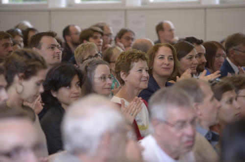 Zahlreiche Zuhörerinnen und Zuhörer waren in den Henry-Ford-Bau zur Verleihung der Ehrendoktorwürde an Hayden White gekommen.