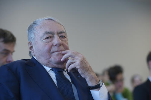 Blick eines Mannes, der am liebsten hinter der Kamera stand: Claude Lanzmann bei der mit „Le regard du siècle“ („Der Blick des Jahrhunderts“) überschriebenen Tagung anlässlich seines 90. Geburtstags.
