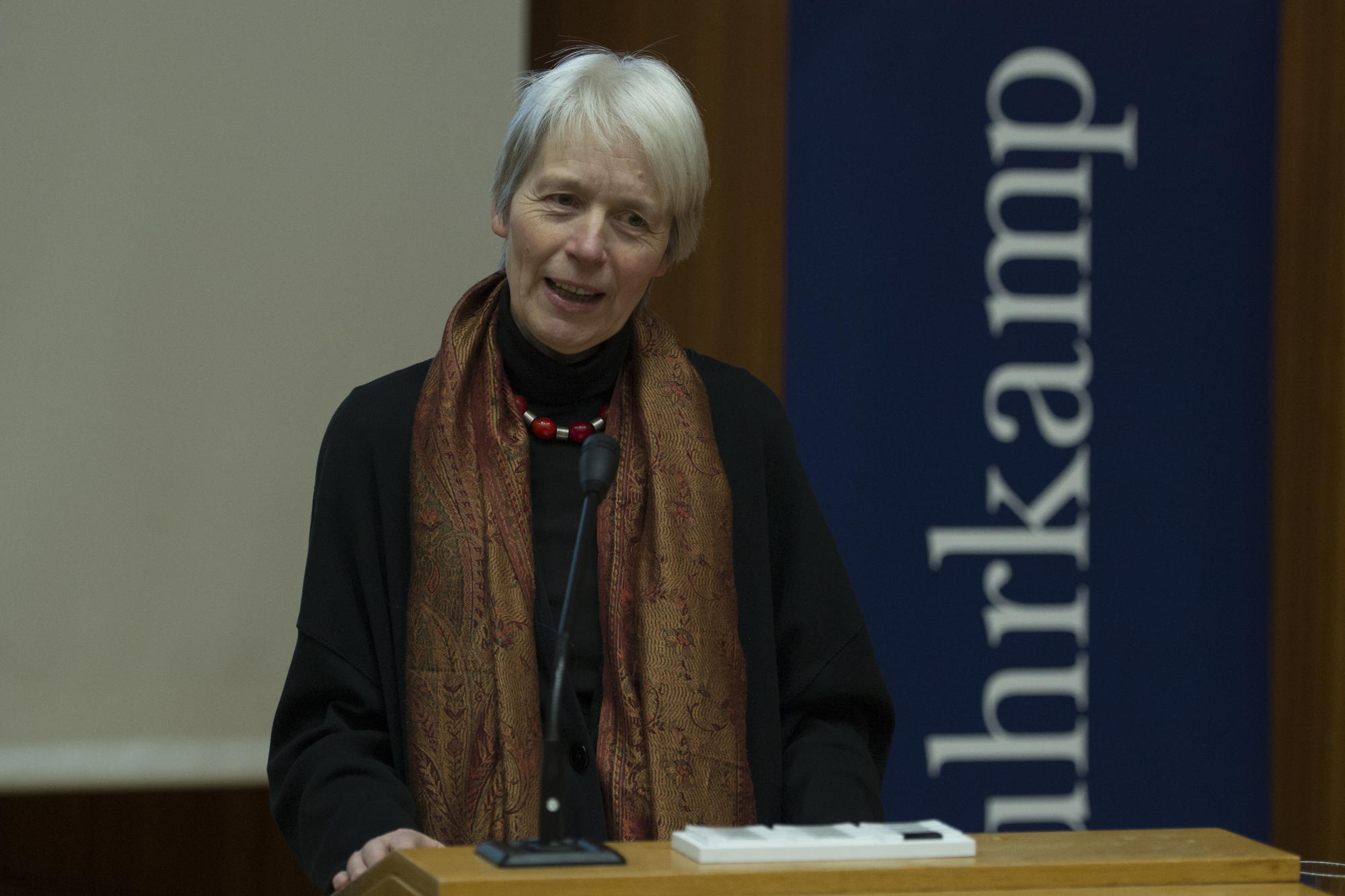 Katharina Raabe ist Joanna Bators Lektorin im Suhrkamp Verlag. Sie freute sich, dass die polnische Autorin die diesjährige Unseld-Vorlesung hielt.