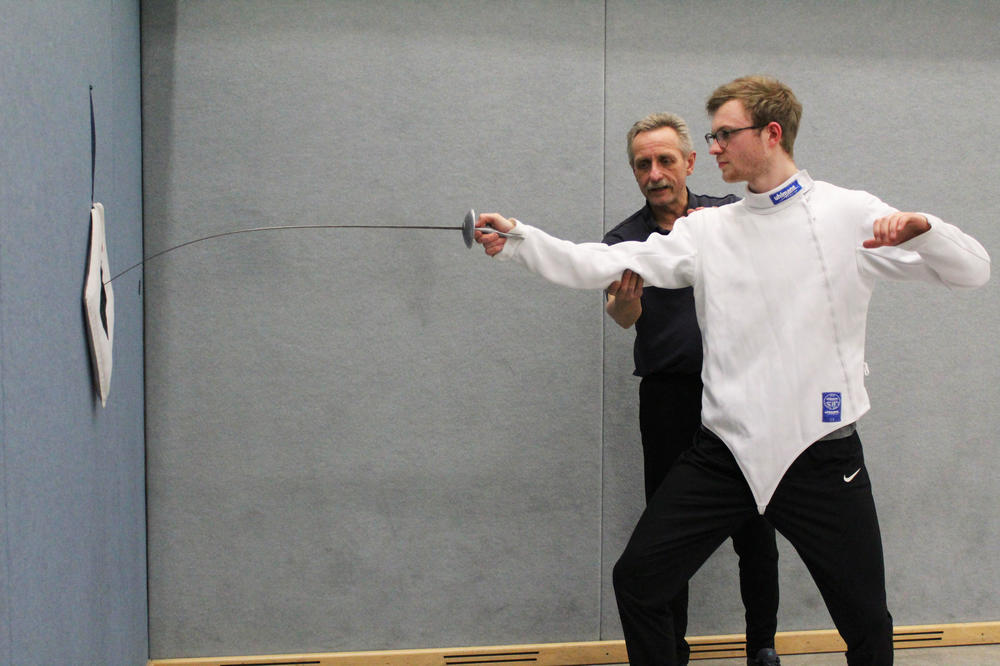 Lernen vom Profi: Michael Camin (hinten) und Leon Holly.