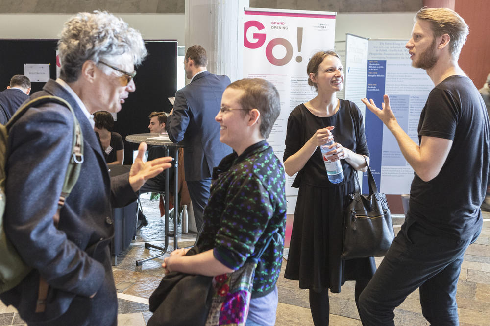 GO! Mit einem Grand Opening über drei Tage wurde der Exzellenzcluster "Temporal Communities – Doing Literature in a Global Perspective" eröffnet.