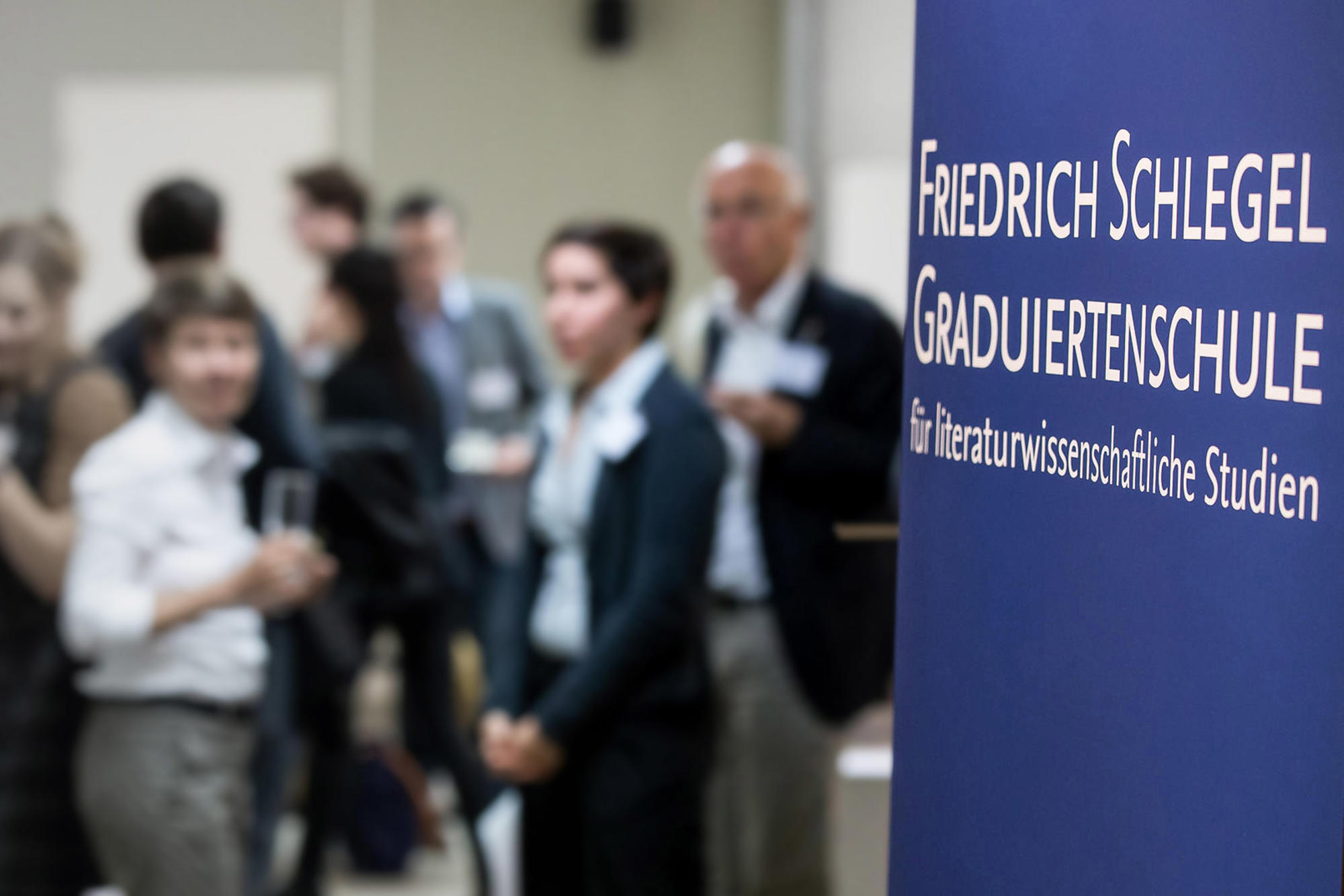 In Präsenz kann das Speed-Dating mit den Stiftungen in diesem Jahr nicht stattfinden, dafür ist in fünf Webinaren Gelegenheit, online in Kontakt zu treten.