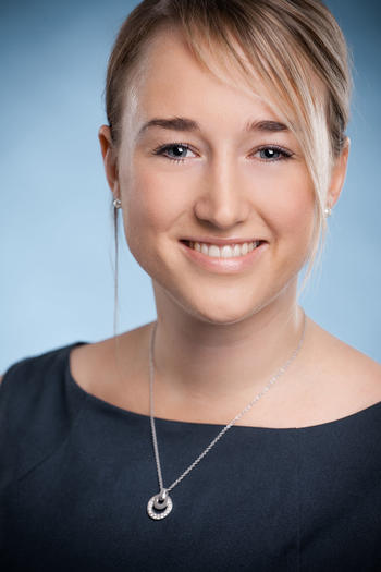 ... ebenso wie Christina Bauer, ...