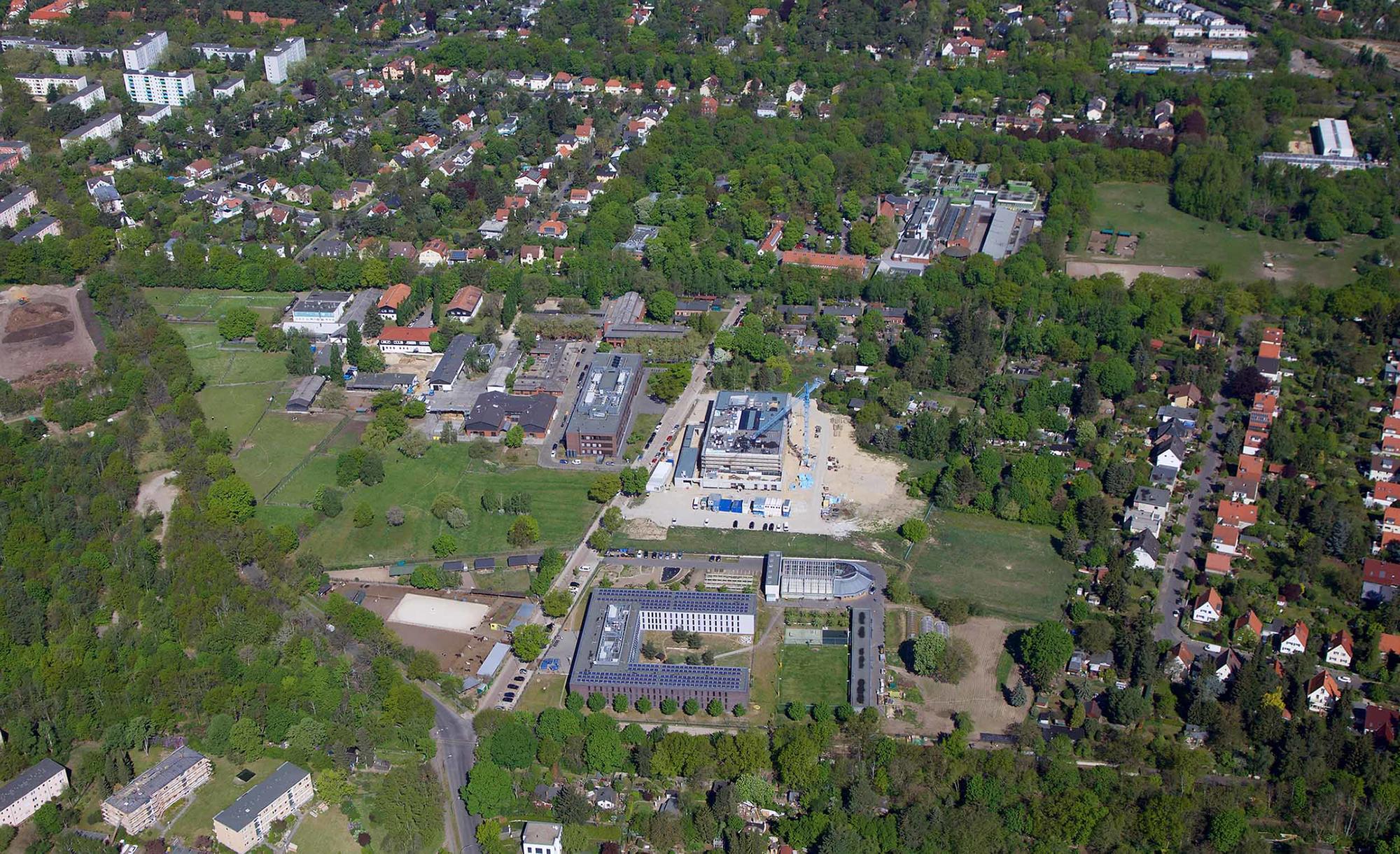 Aus der Vogelperspektive: der Campus Düppel, auf dem im Laufe der kommenden Jahre alle veterinärmedizinischen Institute der Freien Universität angesiedelt sein sollen.