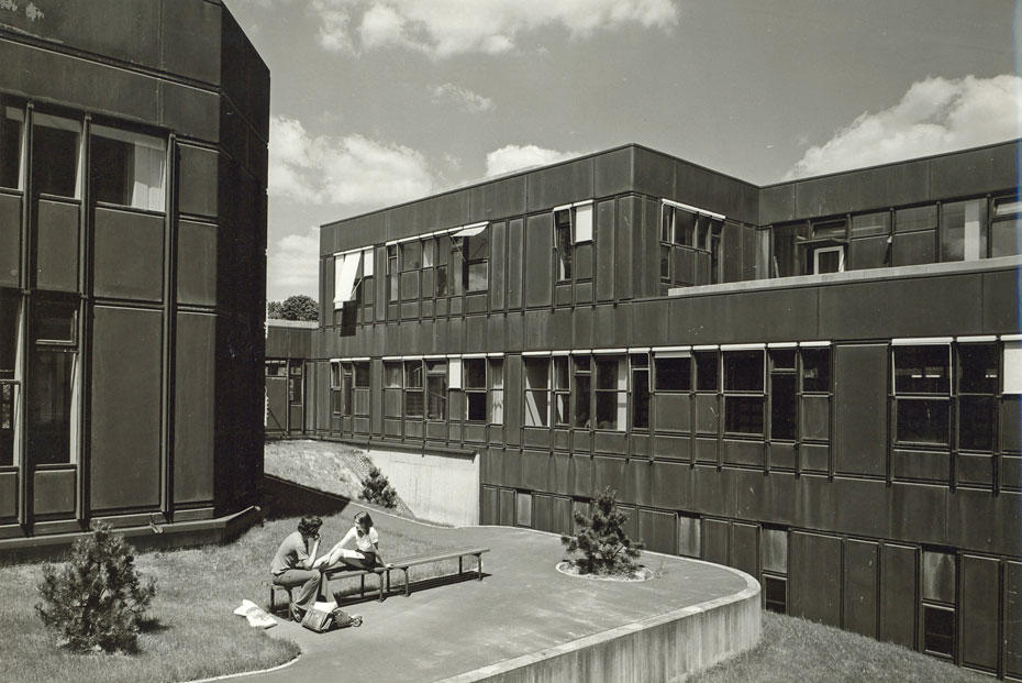 Die "Rostlaube" vor der Sanierung.