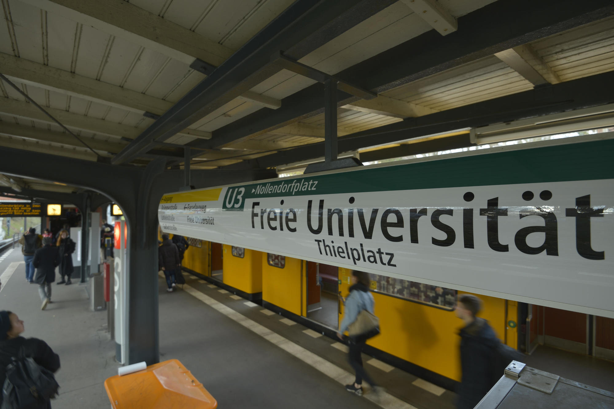 Wie kommen Sie an die Freie Universität? Was könnte die Uni tun, um die Anfahrt zu erleichtern und klimafreundlicher zu gestalten? Das wollte die Stabsstelle Nachhaltigkeit und Energie in einer Umfrage von Studierenden und Beschäftigten wissen.