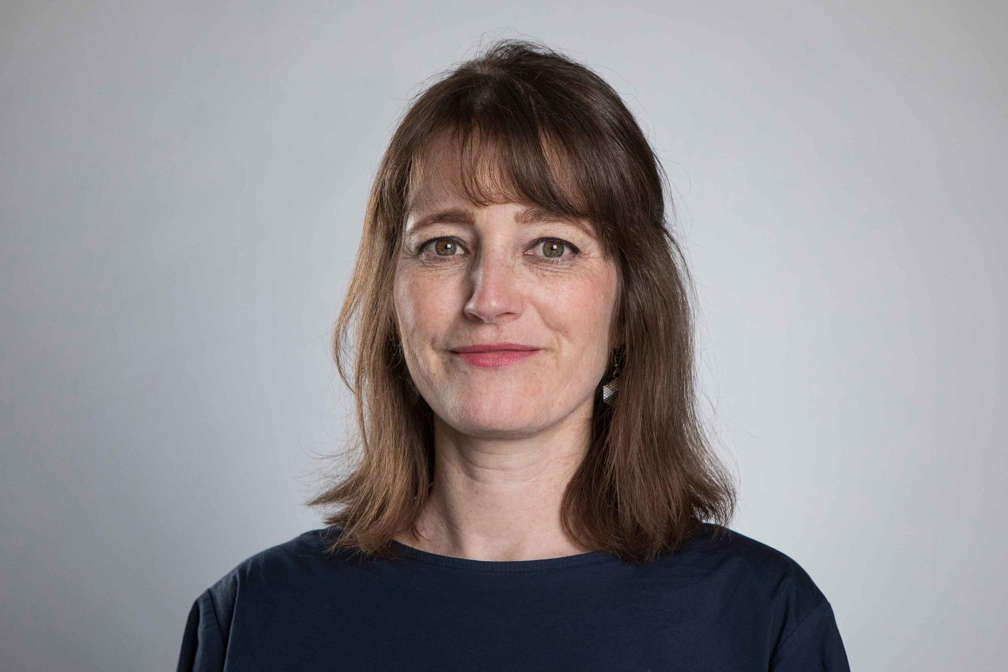 Wendy Stollberg ist im Team der Zentralen Frauenbeauftragten Ansprechperson für die Erstberatung bei sexualisierter Belästigung, Diskriminierung und Gewalt (SBDG), bei Mobbing und Stalking.