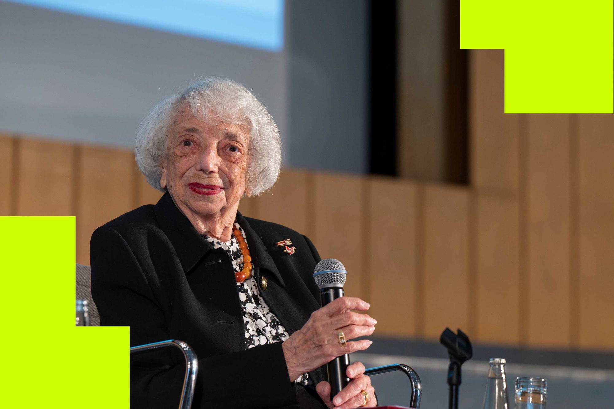 Immer wieder mahnte Margot Friedländer: „Es gibt kein christliches Blut, es gibt kein jüdisches Blut, es gibt kein arabisches Blut – es gibt nur menschliches Blut. Seid Menschen.“