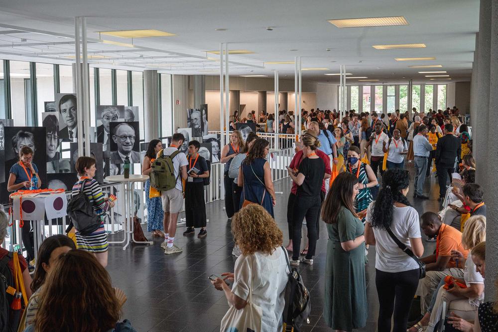 Eight different programs provided a chance for people from around the world to come together at Freie Universität for a week of exchanging ideas, developing new skills, and networking.
