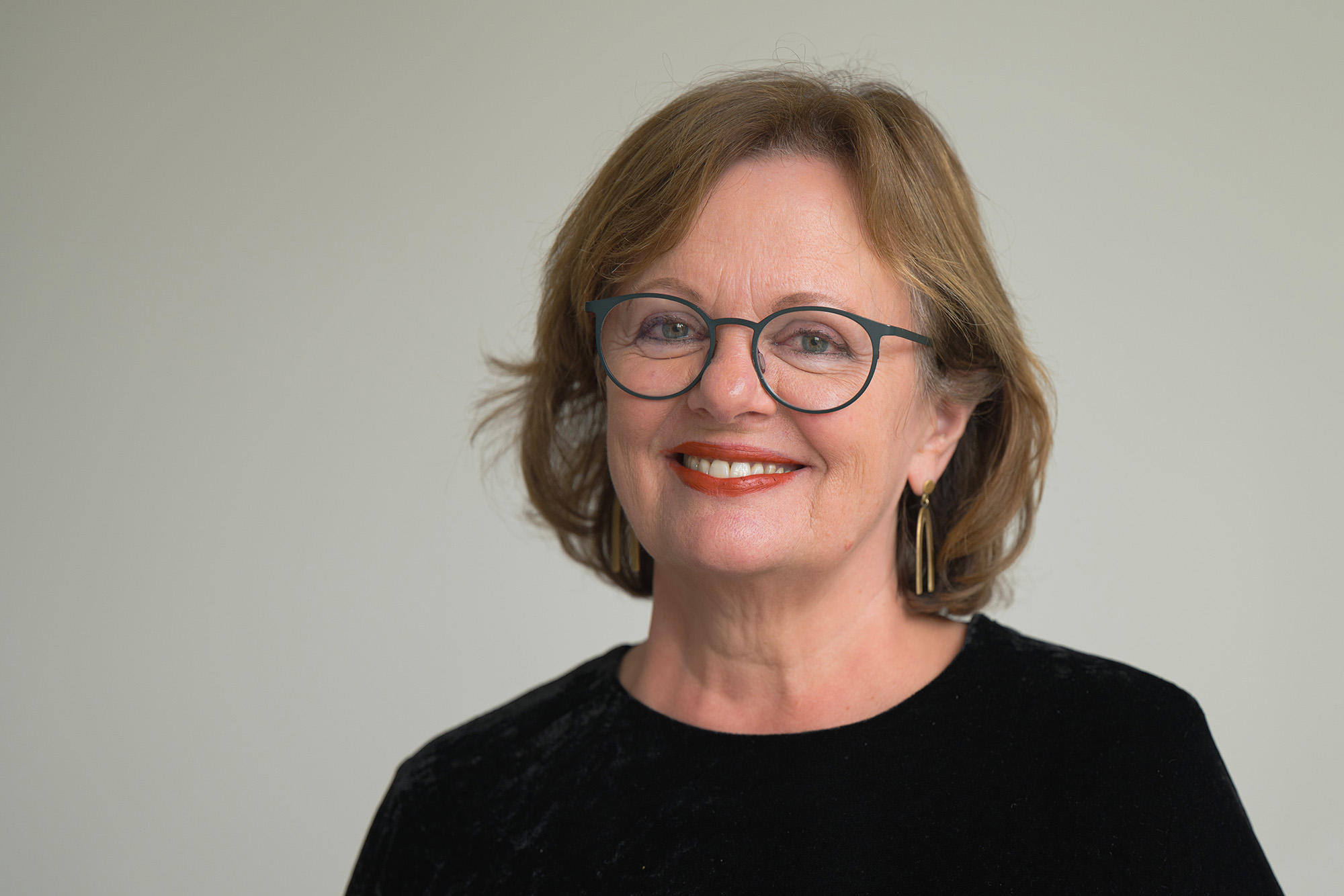 Prof. Dr. Petra Knaus ist Professorin für Biochemie mit Spezialisierung auf Signaltransduktion am Institut für Chemie und Biochemie. Seit Juni 2022 ist als Vizepräsidentin der Freien Universität unter anderem für Forschung zuständig.