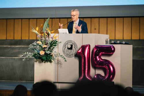 Universitätspräsident Professor Dr. Günter M. Ziegler begrüßte Stifter*innen und Stipendiat*innen.