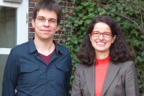 Forschen zu maßgeschneiderten Medikamenten: Professorin Charlotte Kloft und PharMetrX-Absolvent André Schäftlein.