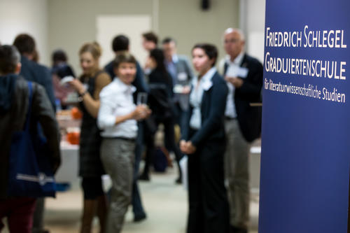 Die Jahrestagungen der Friedrich-Schlegel-Graduiertenschule sind öffentlich, alle Interessierten sind sehr herzlich willkommen.