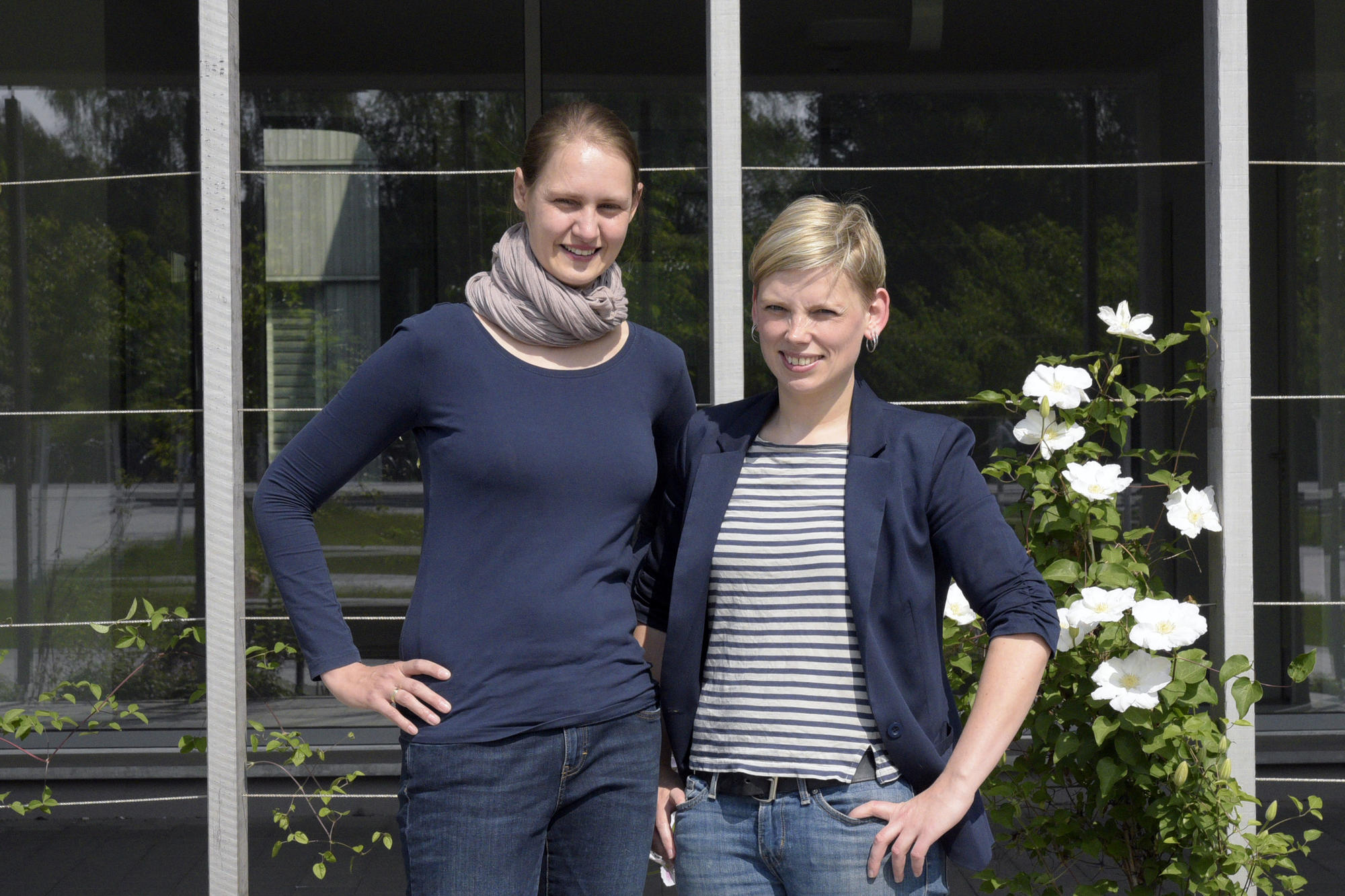 Die Archäologinnen Katja Winger (links) und Christin Keller vom Institut für Prähistorische Archäologie der Freien Universität Berlin.