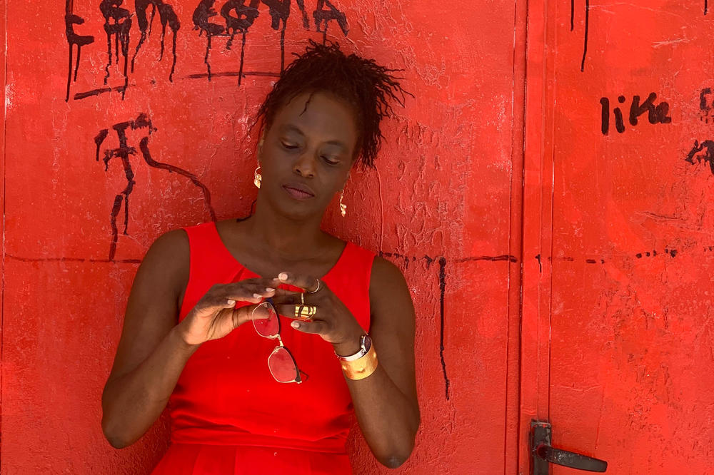 Die Schriftstellerin Yvonne Adhiambo Owuor ist Artist in Residence am Exzellenzcluster Temporal Communities.