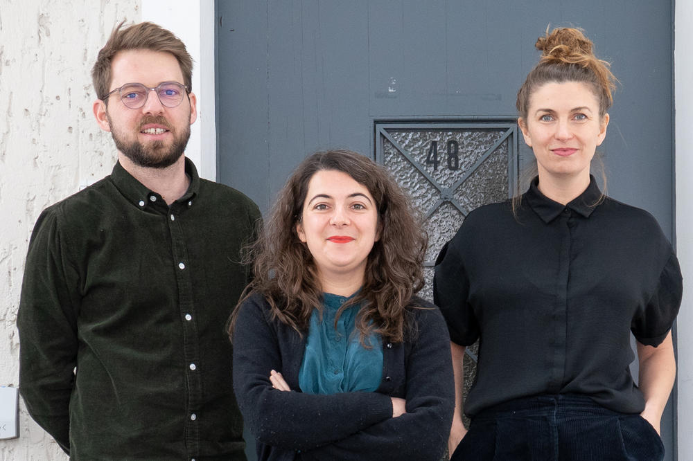 Jannis Grimm, Mariam Salehi und Hannah Franzki leiten jeweils eine Nachwuchsgruppe am neuen INTERACT Zentrum für Interdisziplinäre Friedens- und Konfliktforschung, das im November seinen Betrieb an der Freien Universität Berlin aufgenommen hat.