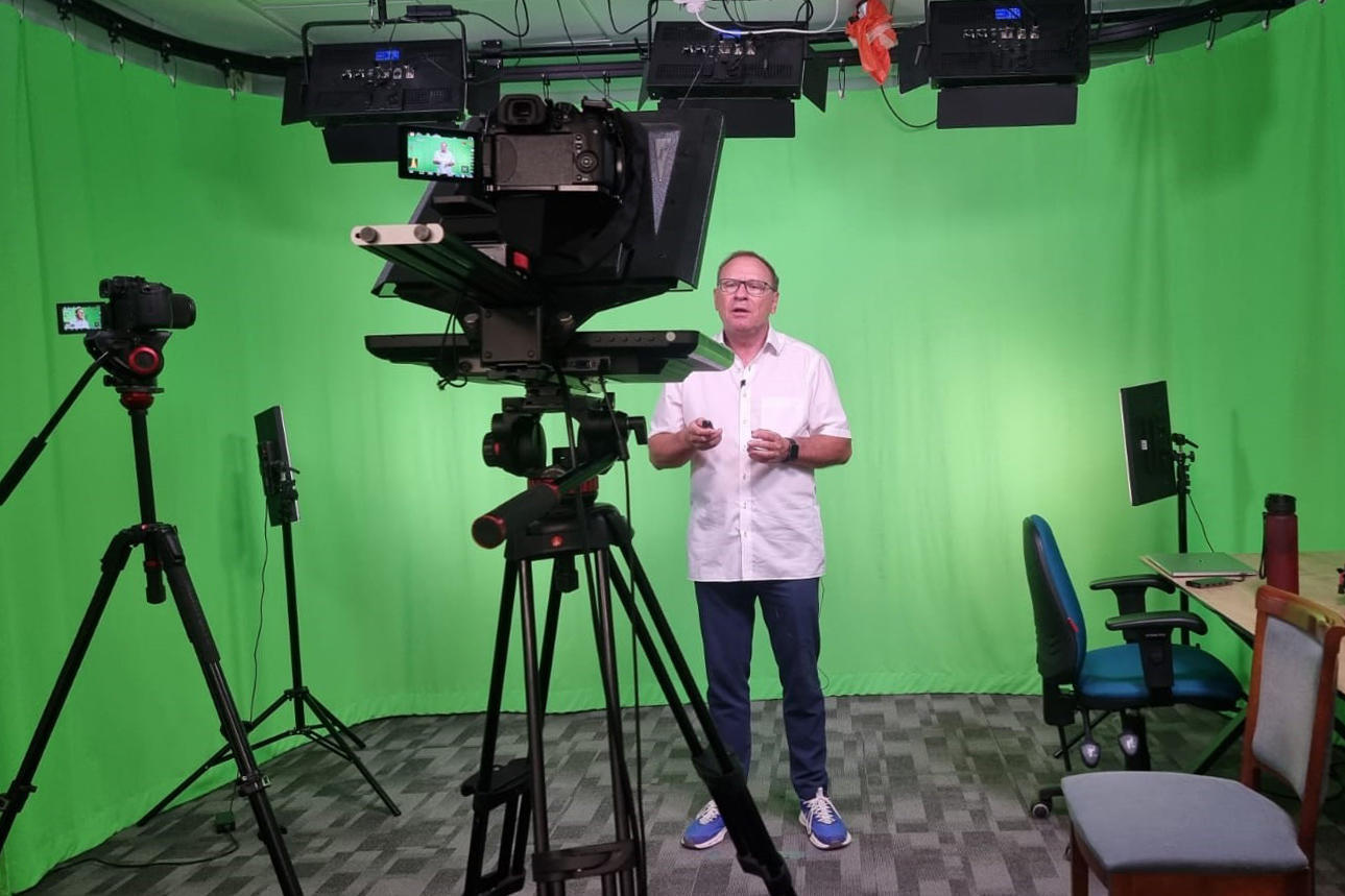 In den Videostudios der Hebrew University nahm Joachim Heberle die Sprechteile der Vorlesung auf. Er habe versucht, seiner Arbeit nachzugehen, soweit es möglich gewesen sei.