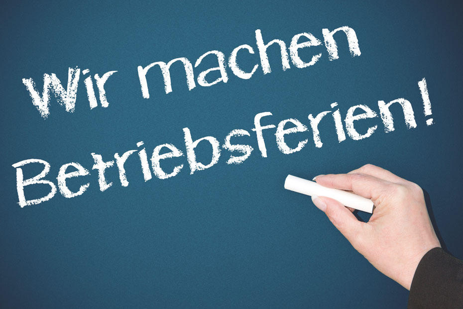 Vor dem Betriebsurlaub müssen alle Angelegenheiten, die Arbeitsverträge berühren, rechtzeitig geregelt werden.
