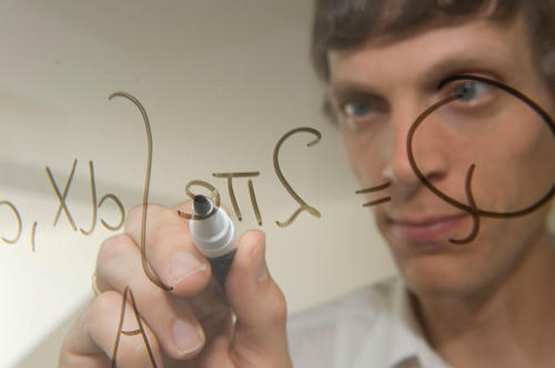 Klartext für die Wissenschaft: Für den Klaus-Tschira-Preis sind allgemein verständliche Erklärungen gefragt.