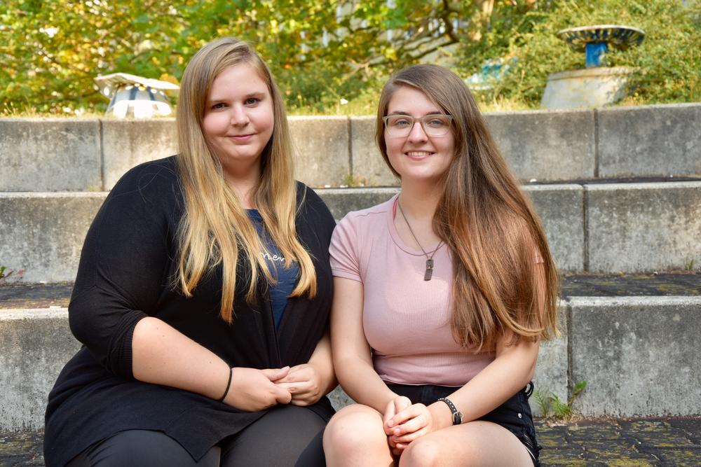 Waren selbst einmal Mentees: Jurastudentin Christine Naumann (l.) und Meteorologiestudentin France-Audrey Magro. Jetzt helfen sie Erstsemesterstudierenden beim Anfang an der Freien Universität.