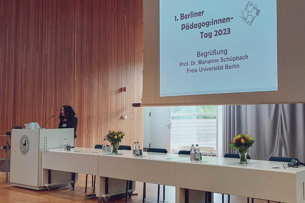 Auf dem 1. Berliner Pädagog:innen-Tag diskutierten Fachleute über die Arbeit von multiprofessionellen Teams an Schulen und die Bildungschancen von Schulkindern.