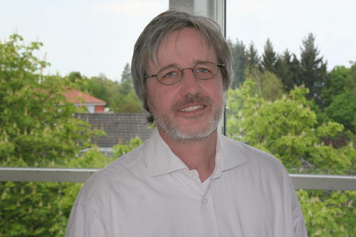 Der Architekturhistoriker Christian Freigang will zeigen, wie weit Architektur als gestaltende Kraft in andere Bereiche des Lebens und der Wissenschaft hineinwirkt.