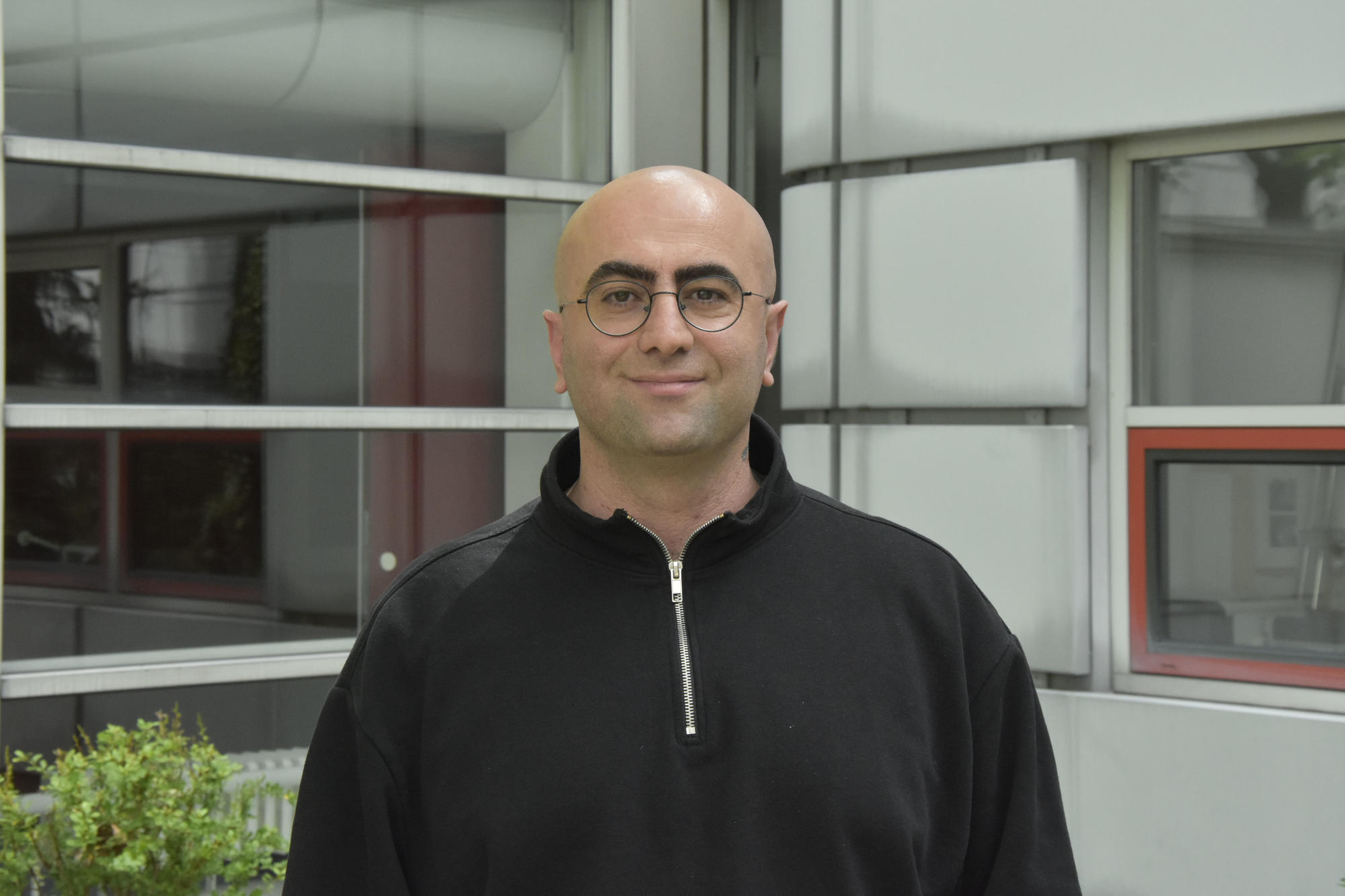 Cihan Ayaz hat an der Freien Universität Berlin studiert – jetzt ist er dort Doktorand.