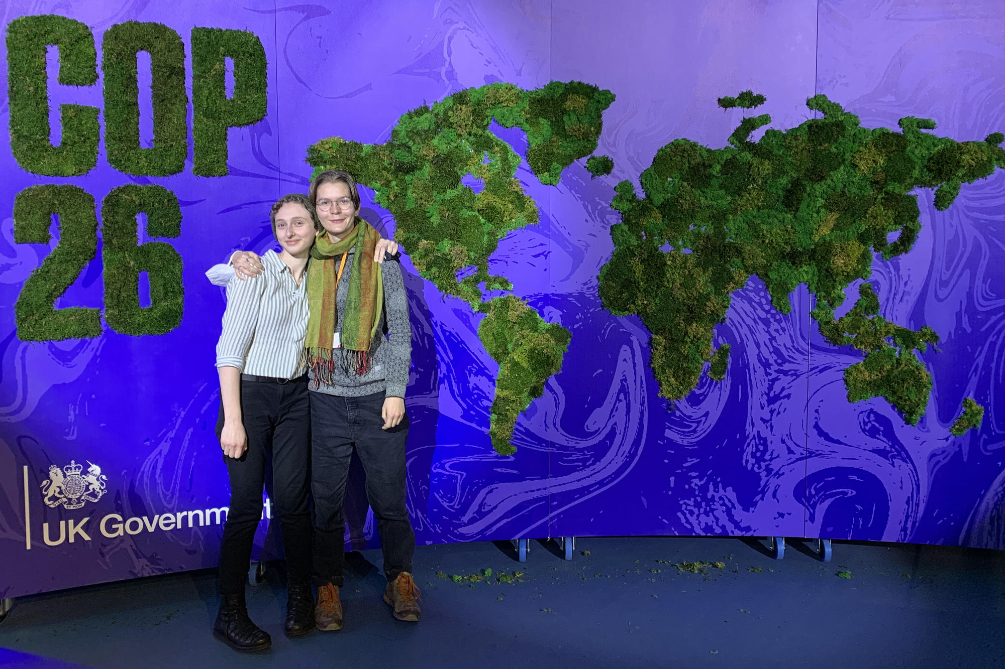 „Für mich war es wichtig, Menschen aus aller Welt persönlich zu treffen, die ich durch meine Arbeit als Aktivistin kenne“, sagt Merle Bruske (rechts), im Bild mit einer Freundin und Klimaktivistin aus der Türkei.