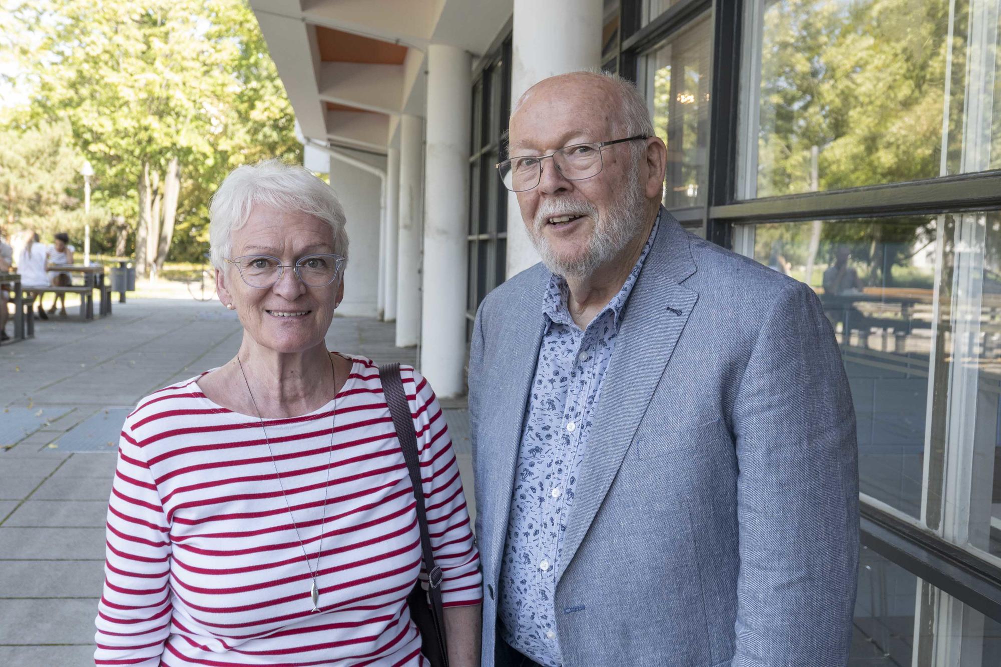 Volkhard und Erika Plonz zu Besuch in der Van't-Hoff-Straße 6: Vor 60 Jahren bereitete der Mensakoch ihr Hochzeitsmenü.