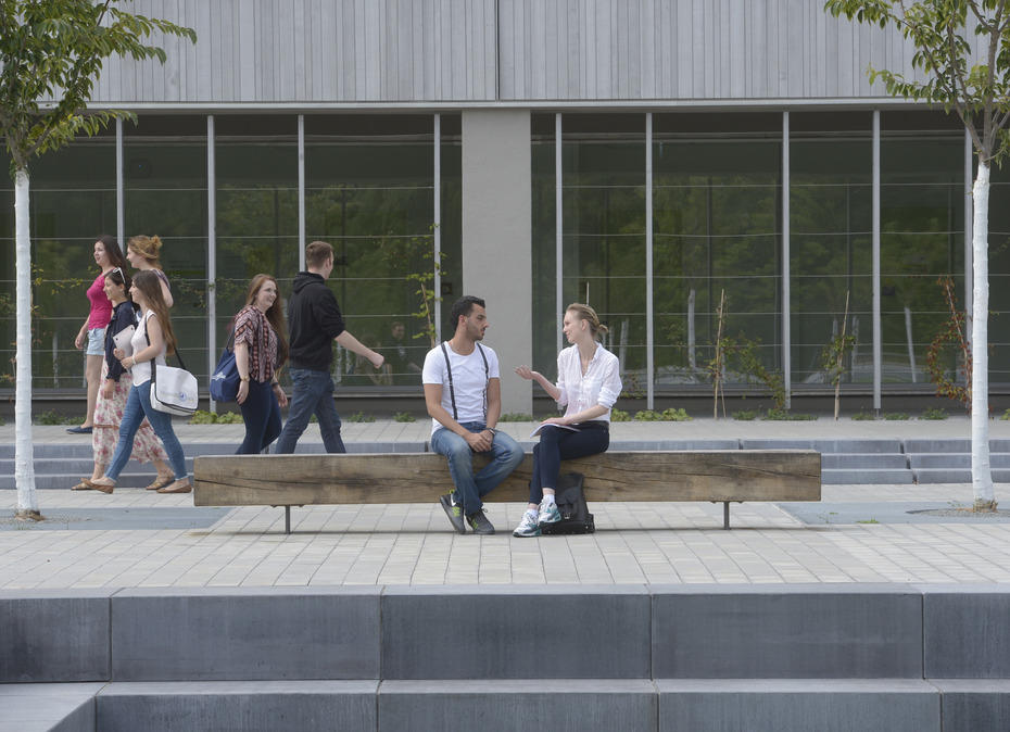 Studierende der Islamwissenschaft lernen Religion, Recht, Kultur und Gesellschaft des islamischen Orients in Geschichte und Gegenwart kennen.