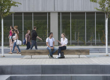 At Fabeck Strasse 23 in Dahlem, students of Islamic Studies learn about the religion, law, culture, and society of the Islamic Middle East during the past and present.