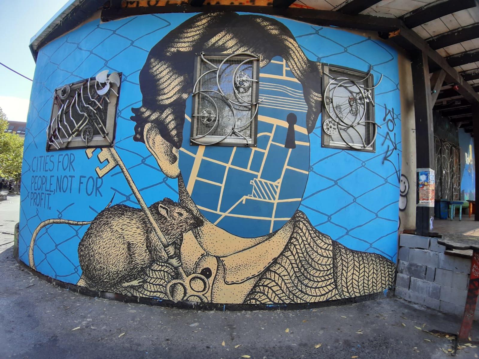 Metelkova used to be a barracks of the Yugoslav People’s Army. Occupied by artists since 1993, the area is now an autonomous cultural center, whose nightlife and street art also attract many tourists.