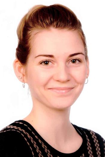 Merle Stanko is an illustrator. She studied literature at Freie Universität Berlin. In 2015 she published a graphic novel based on Franz Kafka’s story, “Ein Bericht für eine Akademie” (“A Report to an Academy”).