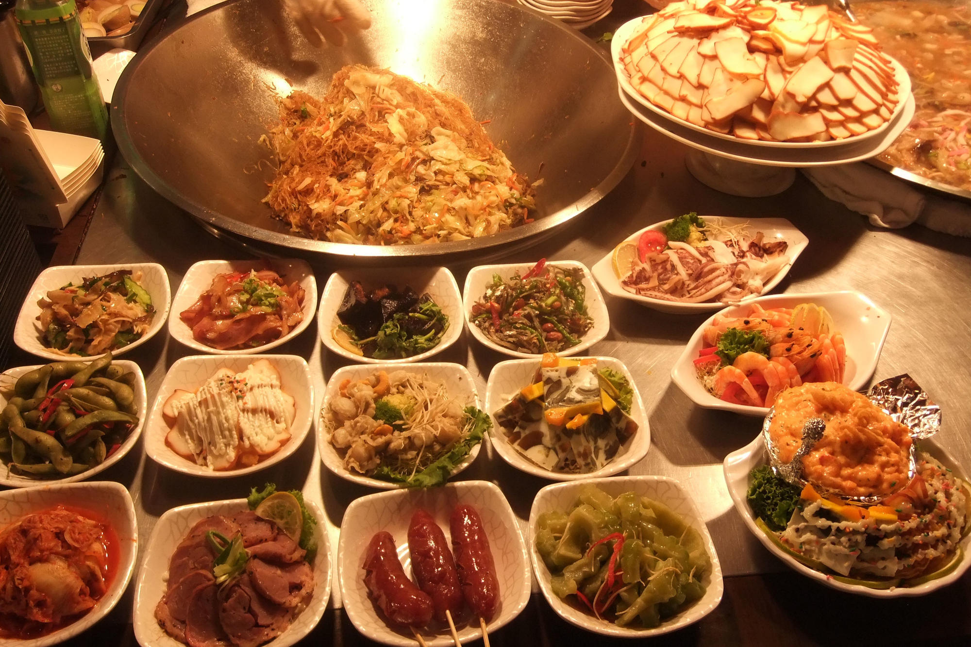 Do you eat what's on your plate? The cuisine in Taipei is varied, but does not appeal to everyone's taste.