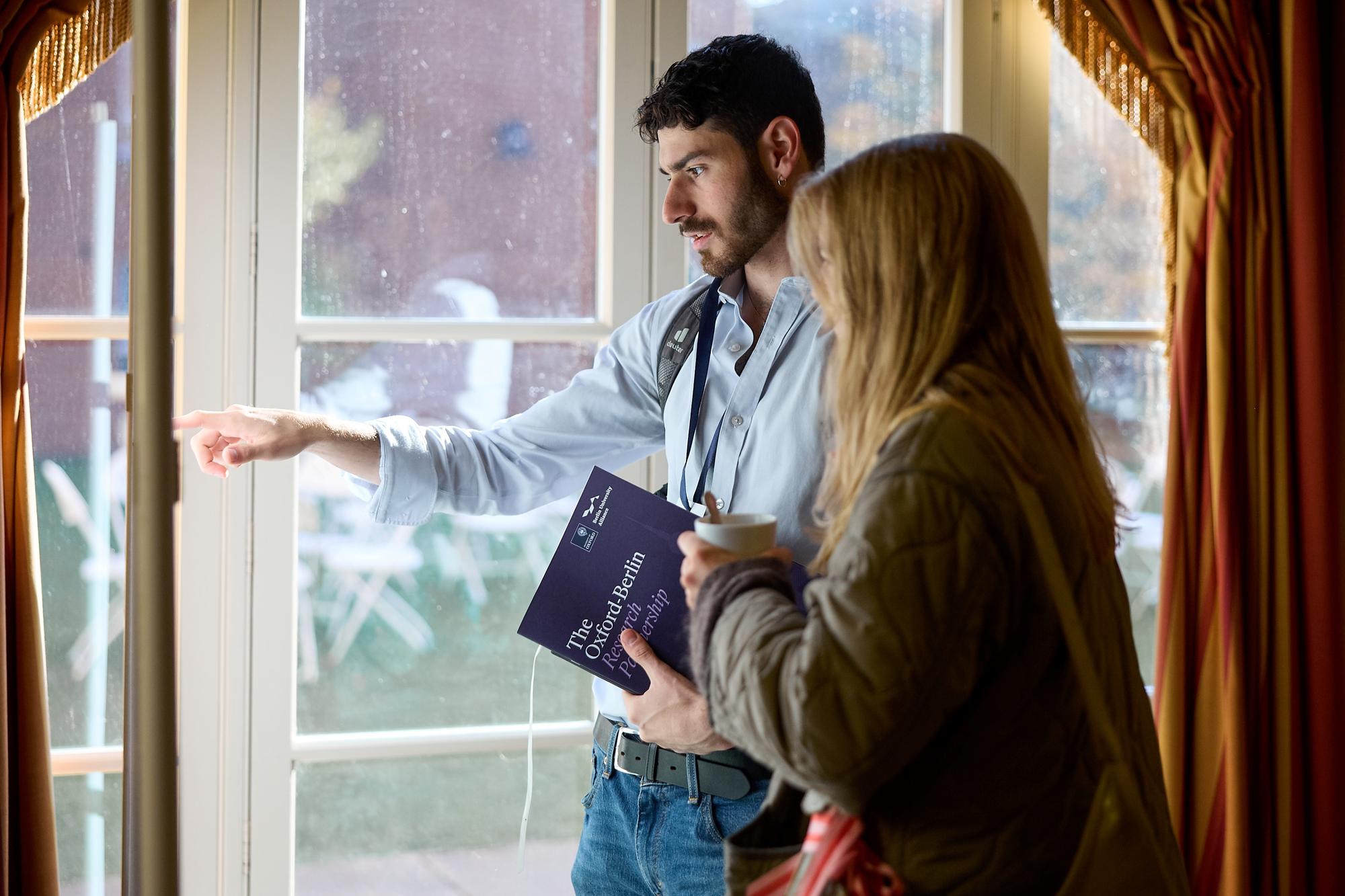 Forschende im Gespräch