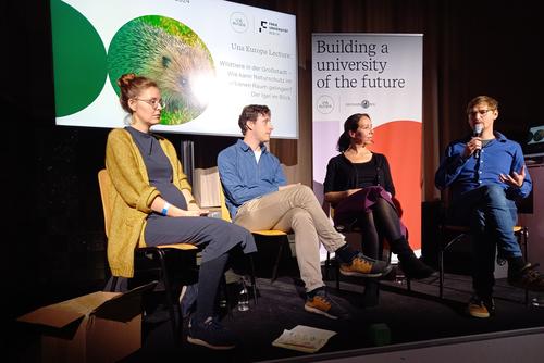 Una Europa Lecture Panel.