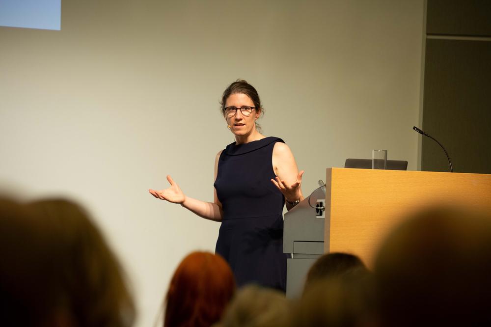 Die Philosophie-Professorin Barbara Vetter wird mit dem Leibniz-Preis 2026 geehrt.