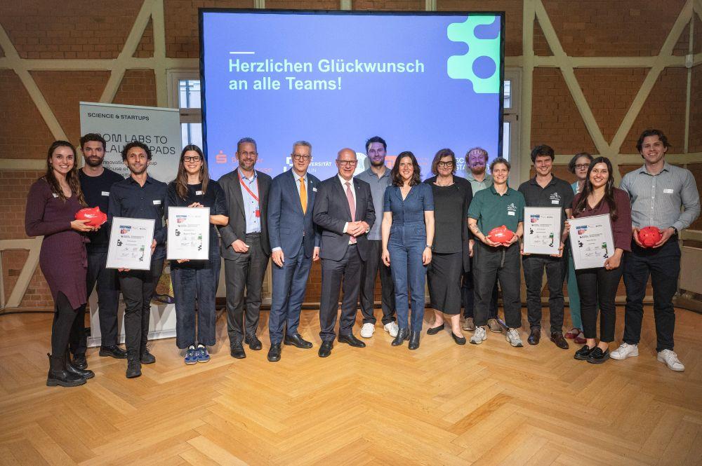 Die Preisträger*innen des Gründungspreises der Berliner Sparkasse von Science & Startups.