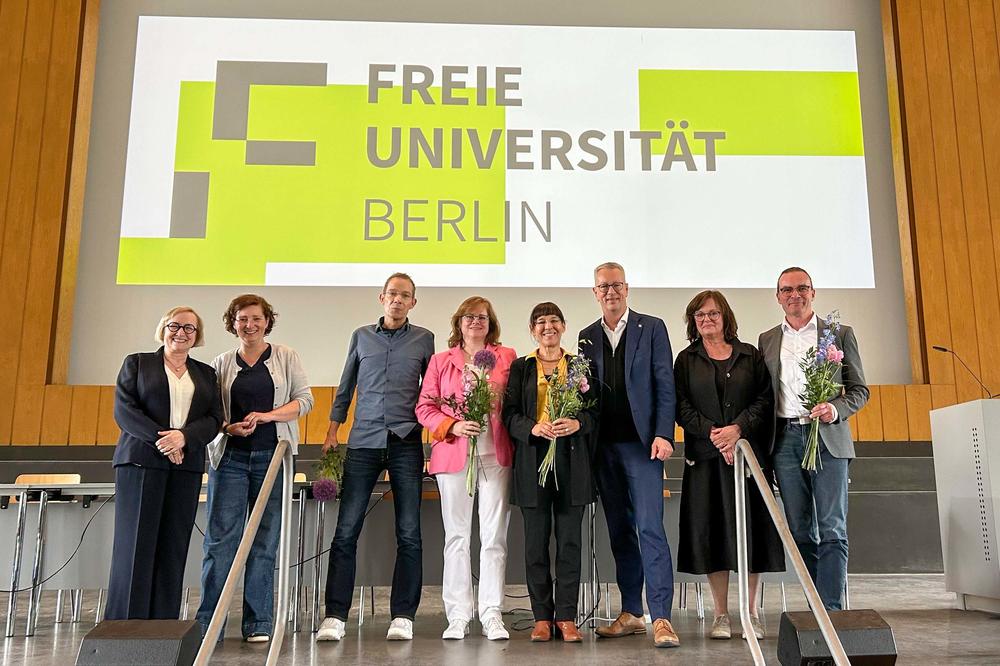 Das bisherige und das künftige Präsidium der Freien Universität Berlin.