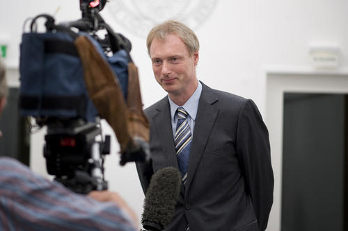 Christian Calliess ist Professor für Öffentliches Recht und Europarecht sowie Inhaber des Jean-Monnet-Lehrstuhls für Europäische Integration.