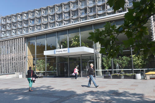 Die Architektur des Klinikums am heutigen Campus Benjamin Franklin in Berlin-Steglitz steht unter Denkmalschutz