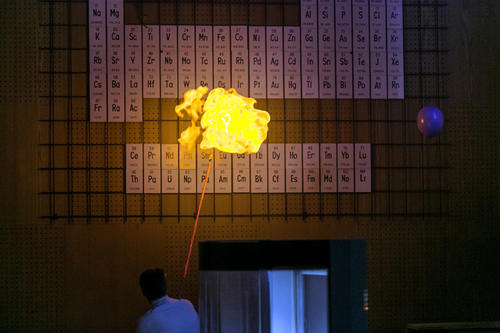 Während der Langen Nacht der Wissenschaften 2014 brachte Sebastian den begeisterten Besuchern die Chemie näher