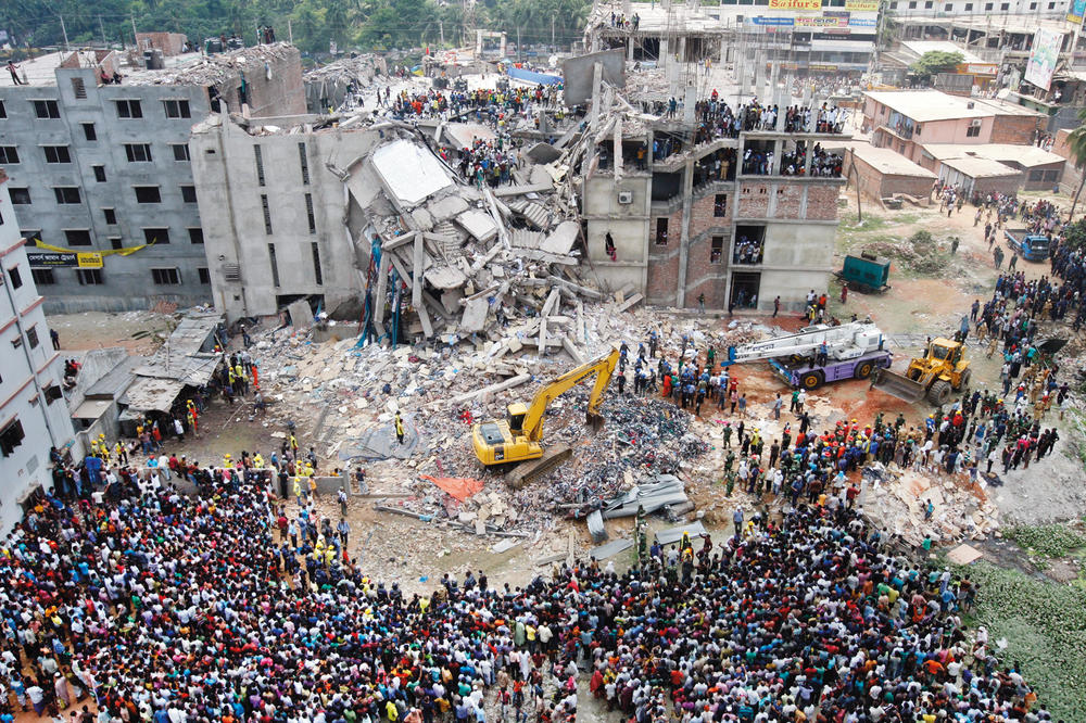 Am 24. April 2013 stürzte das illegal um zwei Stockwerke erhöhte Fabrikgebäude Rana Plaza des Politikers Sohel Rana ein. Mehr als 1.100 Menschen starben, 2.438 wurden verletzt.